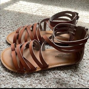 Woman’s Sandals Size 8